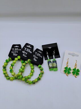 Earrings (2 pair) x beaded bracelets (3 pieces) - new condition
